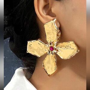 Gold Floral Earrings A1020